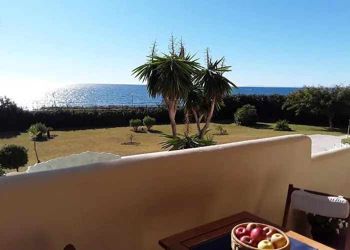 Beachfront Neptuno I, Complex,views,pool,garden, Elviria *