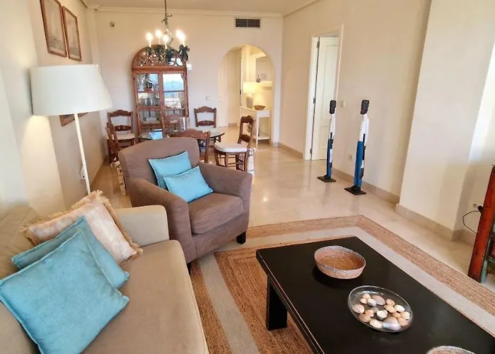 Beachfront Neptuno I, Complex,views,pool,garden, Elviria *
