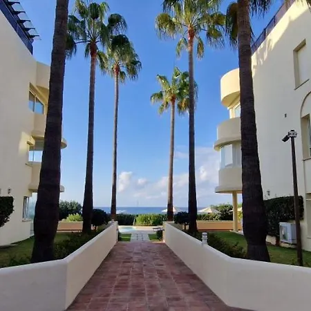 Apartmán Beachfront Neptuno I, Complex,views,pool,garden, Elviria