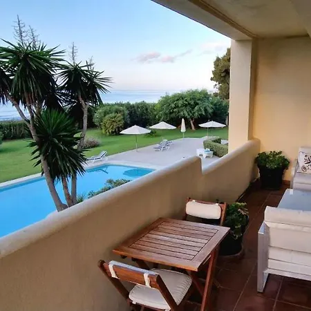 Beachfront Neptuno I, Complex,views,pool,garden, Elviria