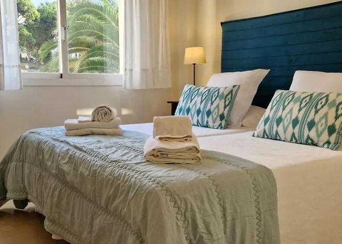 Beachfront Neptuno I, Complex,views,pool,garden, Elviria Marbella