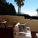 Holidays & Beachfront Neptuno I, Sea Views,pool,garden, Elviria Apartamento