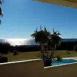 Holidays & Beachfront Neptuno I, Sea Views,pool,garden, Elviria Apartment