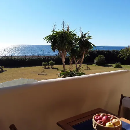 Beachfront Neptuno I, Complex,views,pool,garden, Elviria *