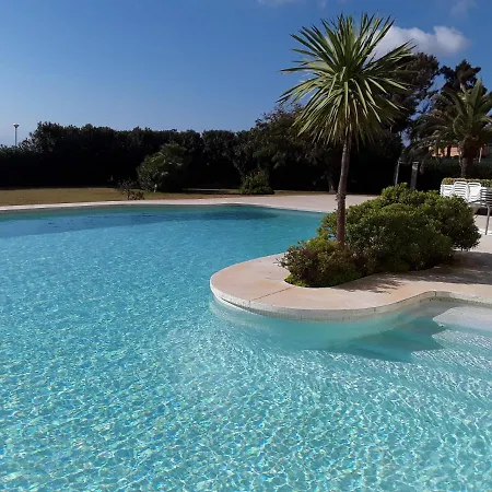 Beachfront Neptuno I, Complex,views,pool,garden, Elviria