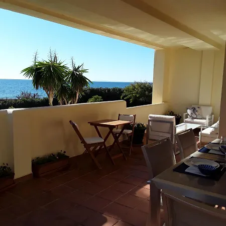 Beachfront Neptuno I, Complex,views,pool,garden, Elviria