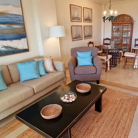 Holidays & Beachfront Neptuno I, Sea Views,pool,garden, Elviria شقة *