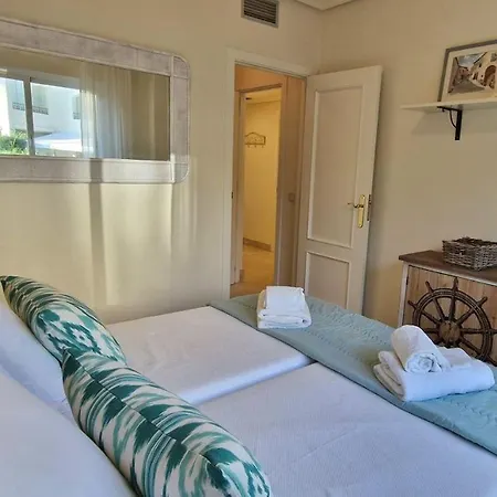 Holidays & Beachfront Neptuno I, Sea Views,pool,garden, Elviria *