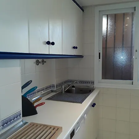 Beachfront Neptuno I, Complex,views,pool,garden, Elviria *