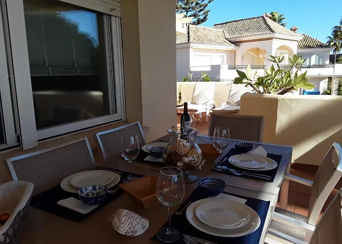 Apartmán Beachfront Neptuno I, Complex,views,pool,garden, Elviria Marbella