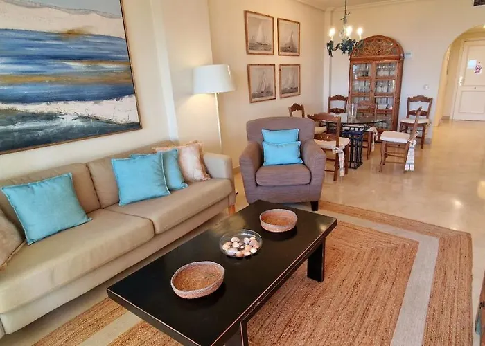 Beachfront Neptuno I, Complex,views,pool,garden, Elviria 아파트 *